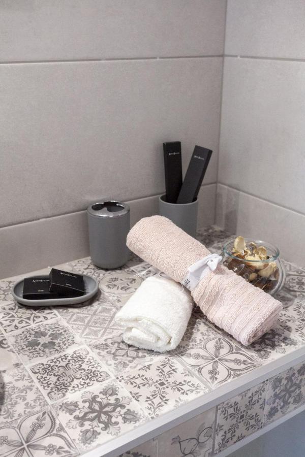 Fedias Luxury Flat Psyrri Square Apartment เอเธนส์ ภายนอก รูปภาพ