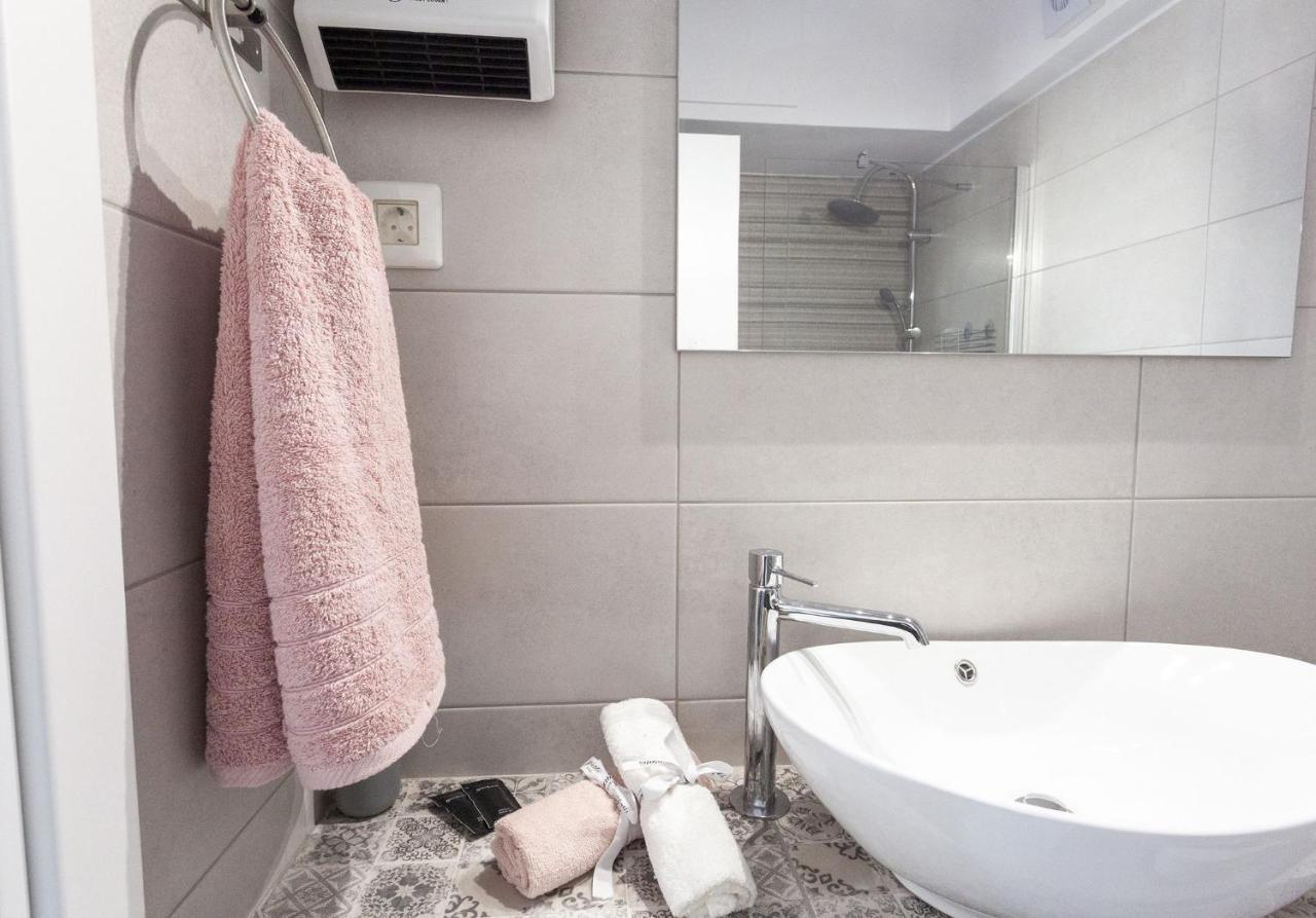 Fedias Luxury Flat Psyrri Square Apartment เอเธนส์ ภายนอก รูปภาพ
